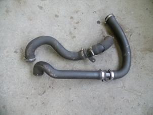 Gebruikte Intercooler Slang Renault Kangoo (KC) 1.9 dCi 4x4 Prijs op aanvraag aangeboden door Autodemontage Joko B.V.