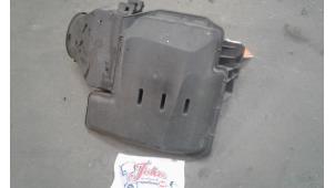 Gebruikte Luchtfilterhuis Renault Scénic I (JA) 1.8 16V Prijs op aanvraag aangeboden door Autodemontage Joko B.V.