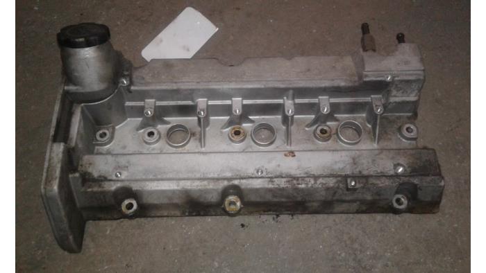Gebruikte Kleppendeksel Kia Sorento I (JC) 3.5 V6 24V Prijs op aanvraag aangeboden door Autodemontage Joko B.V.