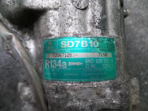 Aircopomp van een Volkswagen Polo III (6N1) 1.4i 60 1996