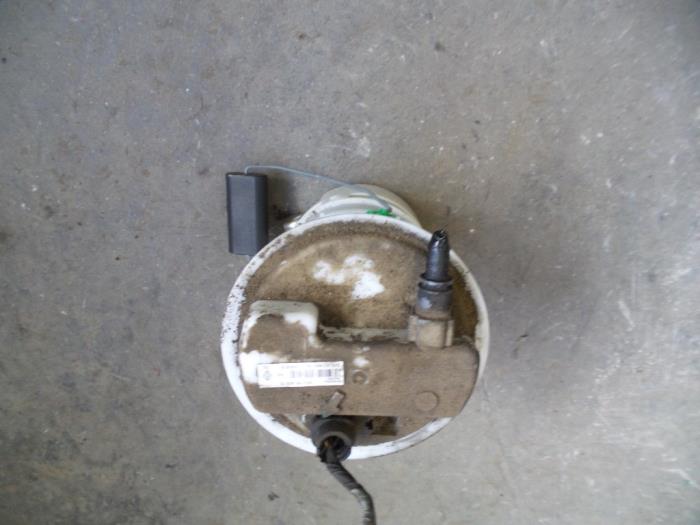 Gebruikte Tank element Pomp Dacia Logan (LS) 1.4 Prijs op aanvraag aangeboden door Autodemontage Joko B.V.