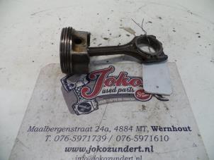 Gebruikte Zuiger Mitsubishi Outlander (GF/GG) 2.0 16V PHEV 4x4 Prijs op aanvraag aangeboden door Autodemontage Joko B.V.