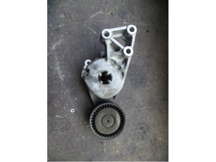 Gebruikte Spanrol Multiriem Seat Toledo (1M2) 1.6 Prijs op aanvraag aangeboden door Autodemontage Joko B.V.