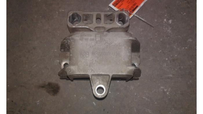 Gebruikte Motorrubber Volkswagen Golf IV Variant (1J5) 1.6 Prijs op aanvraag aangeboden door Autodemontage Joko B.V.
