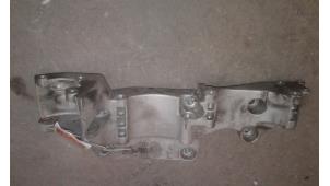 Gebruikte Dynamosteun boven Volkswagen Golf IV Variant (1J5) 1.6 Prijs op aanvraag aangeboden door Autodemontage Joko B.V.