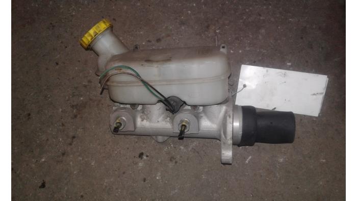 Gebruikte Hoofdremcilinder Chrysler Voyager/Grand Voyager (RG/RS) 2.8 CRD 16V Autom. Prijs op aanvraag aangeboden door Autodemontage Joko B.V.