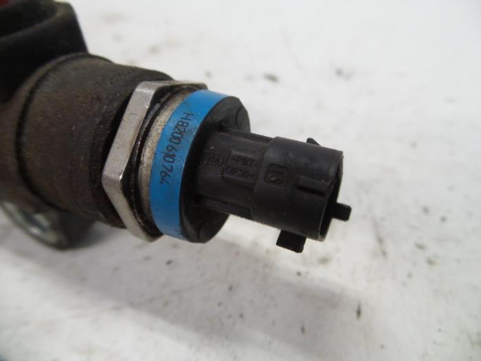 Brandstofdruk sensor van een Renault Trafic New (JL) 2.0 dCi 16V 115 2011