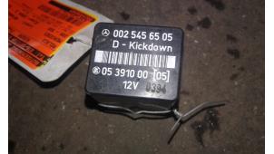 Gebruikte Relais Mercedes E diesel (W124) 3.0 300 D Turbo Prijs op aanvraag aangeboden door Autodemontage Joko B.V.