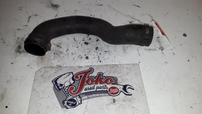 Gebruikte Intercooler Slang Opel Zafira (M75) 1.9 CDTI Prijs op aanvraag aangeboden door Autodemontage Joko B.V.