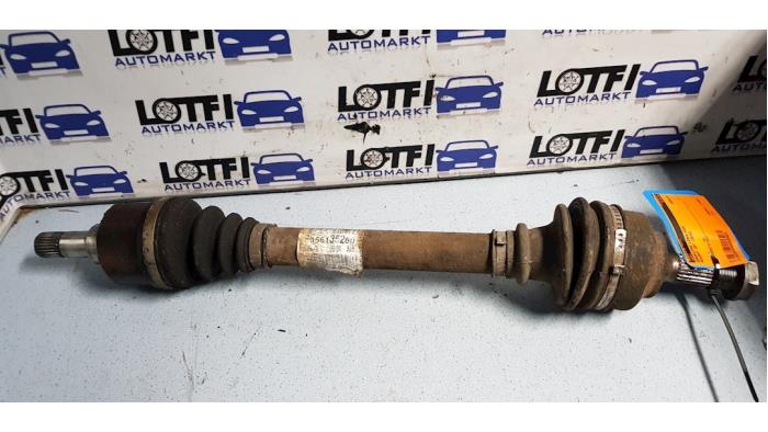Gebruikte Aandrijfas links-voor Peugeot 207 CC (WB) 1.6 HDiF 16V Prijs € 50,00 Margeregeling aangeboden door Automarkt Lotfi