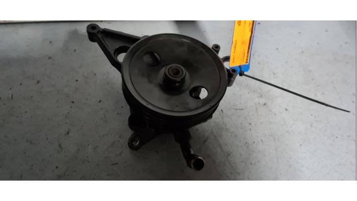 Gebruikte Servopomp Volvo S40 (VS) 1.9 16V T4 Prijs € 40,00 Margeregeling aangeboden door Automarkt Lotfi