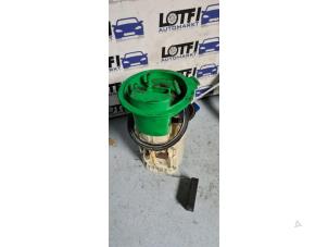 Gebruikte Benzinepomp Volkswagen Golf V (1K1) 1.6 FSI 16V Prijs € 50,00 Margeregeling aangeboden door Automarkt Lotfi