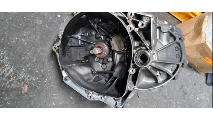 Gebruikte Versnellingsbak Peugeot 5008 I (0A/0E) 1.6 THP 16V Prijs € 375,00 Margeregeling aangeboden door Automarkt Lotfi