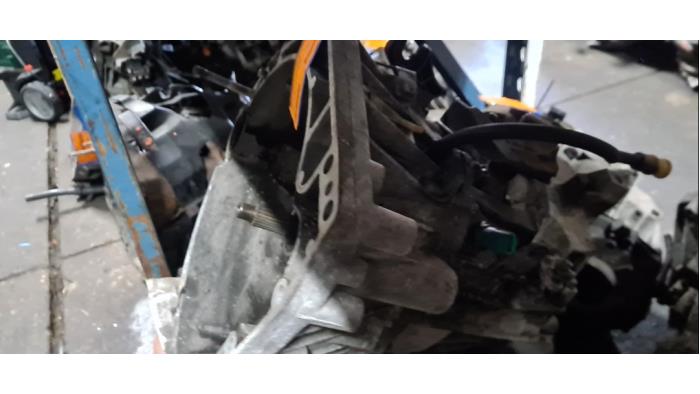 Gebruikte Versnellingsbak Renault Grand Scénic III (JZ) 1.4 16V TCe 130 Prijs € 250,00 Margeregeling aangeboden door Automarkt Lotfi