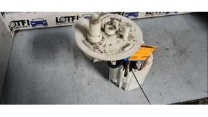 Gebruikte Benzinepomp Opel Insignia Sports Tourer 1.4 Turbo 16V Ecotec Prijs € 50,00 Margeregeling aangeboden door Automarkt Lotfi