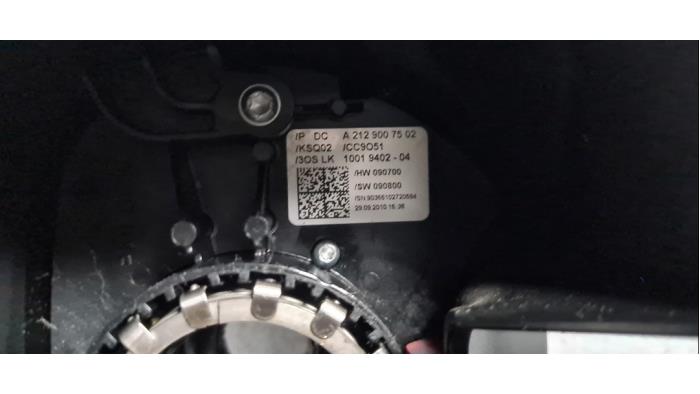 Richtingaanwijzer Schakelaar van een Mercedes-Benz E (W212) E-200 CDI 16V BlueEfficiency,BlueTEC 2010