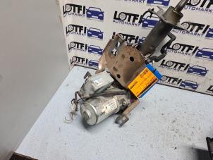 Gebruikte Servo Elektrisch Nissan Note (E11) 1.4 16V Prijs € 75,00 Margeregeling aangeboden door Automarkt Lotfi