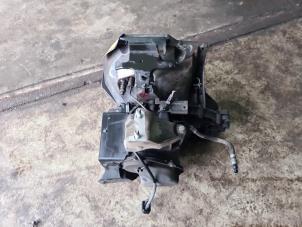 Gebruikte Versnellingsbak Ford Fiesta 6 (JA8) 1.0 Ti-VCT 12V 65 Prijs € 325,00 Margeregeling aangeboden door Automarkt Lotfi