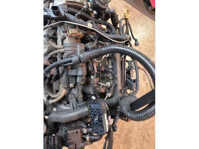 Motor van een Opel Astra J Sports Tourer (PD8/PE8/PF8) 1.3 CDTI 16V ecoFlex 2011