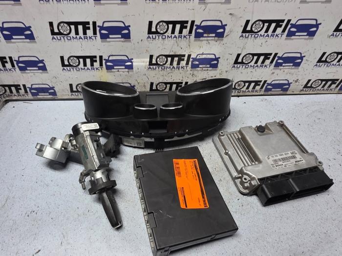 Gebruikte Kontaktslot + computer Opel Astra J Sports Tourer (PD8/PE8/PF8) 1.3 CDTI 16V ecoFlex Prijs € 185,00 Margeregeling aangeboden door Automarkt Lotfi