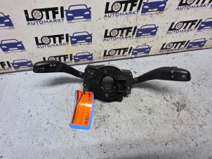 Gebruikte Richtingaanwijzer Schakelaar Volkswagen Polo IV (9N1/2/3) 1.2 12V Prijs € 25,00 Margeregeling aangeboden door Automarkt Lotfi