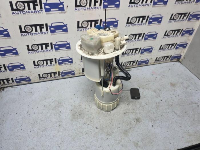 Benzinepomp van een Toyota Aygo (B10) 1.0 12V VVT-i 2009