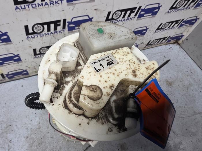 Benzinepomp van een Toyota Aygo (B10) 1.0 12V VVT-i 2009