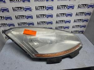 Gebruikte Koplamp rechts Citroen C4 Picasso (UD/UE/UF) 2.0 16V Autom. Prijs € 50,00 Margeregeling aangeboden door Automarkt Lotfi