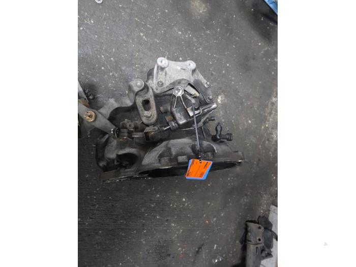 Gebruikte Versnellingsbak Opel Corsa D 1.4 16V Twinport Prijs € 175,00 Margeregeling aangeboden door Automarkt Lotfi
