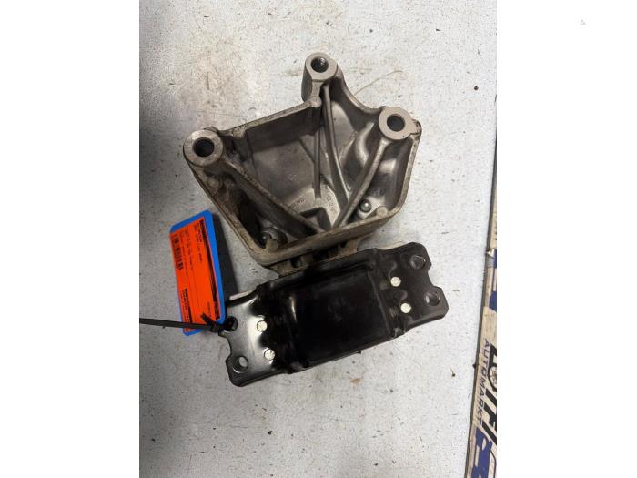 Gebruikte Motorrubber Seat Leon (1P1) 1.4 TSI 16V Prijs € 30,00 Margeregeling aangeboden door Automarkt Lotfi
