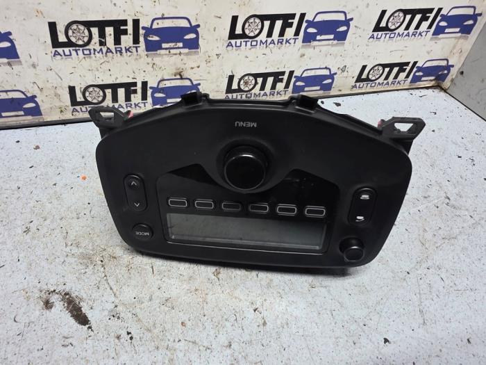 Gebruikte Display Interieur Citroen C1 1.2 PureTech 82 12V Prijs € 60,00 Margeregeling aangeboden door Automarkt Lotfi
