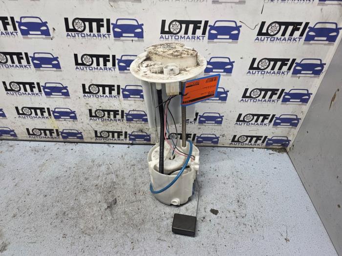 Gebruikte Benzinepomp Toyota Yaris II (P9) 1.33 16V Dual VVT-I Prijs € 40,00 Margeregeling aangeboden door Automarkt Lotfi
