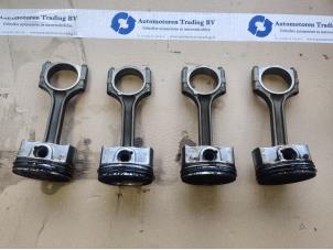 Gebruikte Zuiger Opel Astra Prijs € 200,00 Margeregeling aangeboden door Automotoren Trading b.v.