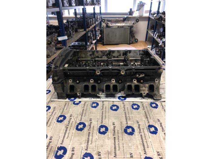 Cilinderkop van een Ford Transit