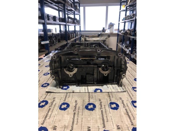 Cilinderkop van een Ford Transit
