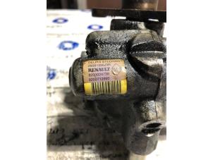 Gebruikte Pomp Servo Renault Trafic Prijs € 50,00 Margeregeling aangeboden door Automotoren Trading b.v.