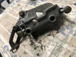 Gebruikte Dynamosteun boven Volkswagen Golf Prijs € 25,00 Margeregeling aangeboden door Automotoren Trading b.v.