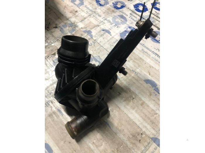 Thermostaathuis van een BMW 1-Serie 2015