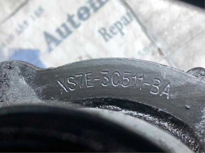 Gebruikte Pomp Servo Ford Mondeo Prijs € 75,00 Margeregeling aangeboden door Automotoren Trading b.v.