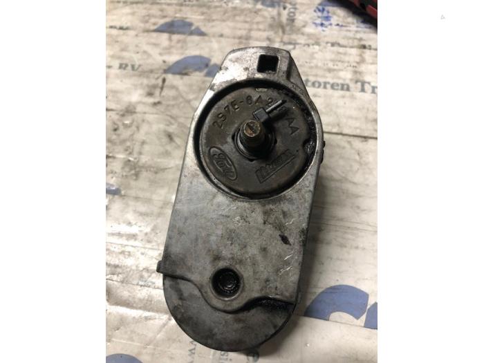 Gebruikte Spanrol Multiriem Ford Mondeo Prijs € 35,00 Margeregeling aangeboden door Automotoren Trading b.v.