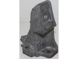 Gebruikte Motorsteun Landrover Range Rover Sport (LS) 3.0 S TDV6 Prijs € 75,00 Margeregeling aangeboden door Automotoren Trading b.v.