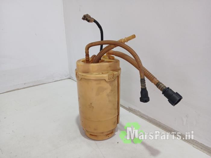 Brandstofpomp Elektrisch van een Volkswagen Touareg (7LA/7L6) 3.0 TDI V6 24V 2005