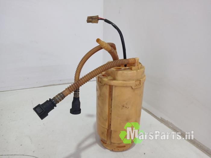 Brandstofpomp Elektrisch van een Volkswagen Touareg (7LA/7L6) 3.0 TDI V6 24V 2005