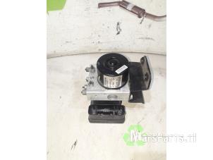 Gebruikte ABS Pomp Renault Twingo II (CN) 1.2 16V Prijs € 36,00 Margeregeling aangeboden door Autodemontagebedrijf De Mars