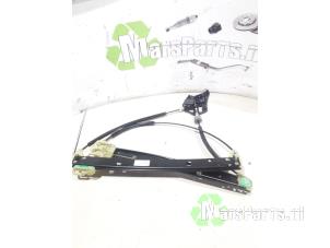 Gebruikte Raammechaniek 4Deurs links-voor Audi Q3 (8UB/8UG) 1.4 TFSI 16V Prijs € 60,00 Margeregeling aangeboden door Autodemontagebedrijf De Mars