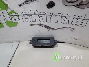 Gebruikte Display Interieur Opel Corsa D 1.2 16V ecoFLEX Bi-Fuel Prijs € 22,50 Margeregeling aangeboden door Autodemontagebedrijf De Mars