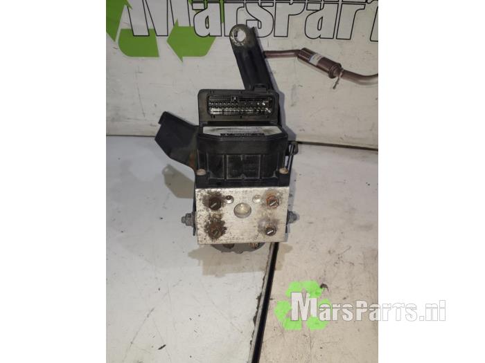 Gebruikte ABS Pomp Toyota Corolla (E12) 1.4 16V VVT-i Prijs € 22,50 Margeregeling aangeboden door Autodemontagebedrijf De Mars