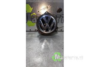 Gebruikte Handgreep Achterklep Volkswagen Golf VII Variant (AUVV) 1.0 TSI 12V BlueMotion Technology Prijs € 52,00 Margeregeling aangeboden door Autodemontagebedrijf De Mars