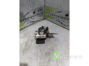 Gebruikte ABS Pomp Renault Twingo II (CN) 1.2 16V Prijs € 40,00 Margeregeling aangeboden door Autodemontagebedrijf De Mars