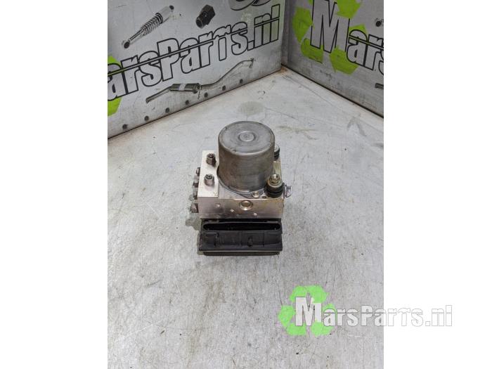 Gebruikte ABS Pomp Renault Clio III (BR/CR) 1.5 dCi FAP Prijs € 40,00 Margeregeling aangeboden door Autodemontagebedrijf De Mars